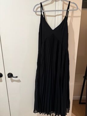 Chelsea28 Black Pleated Maxi Dress with Spaghetti Straps